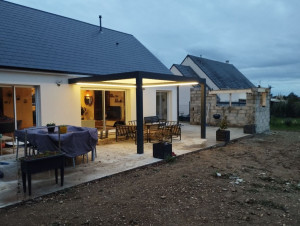 Photo de galerie - Pose d une pergola bioclimatique
