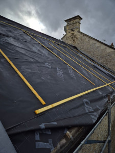 Photo de galerie - Pose de nouvelles ardoises 