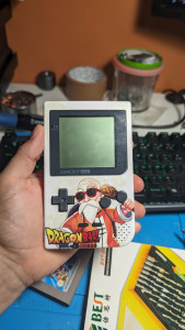 Photo de galerie - Personnalisation Game Boy Pocket, tortue géniale (DBZ) et mod écran rétro éclairé.