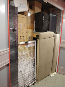 Photo de galerie - Déménagement d'un 4eme sans ascenseur à un box, on a eut chaud mais tout est bien calé dans le box.