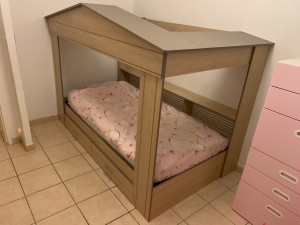 Photo de galerie - Montage d'un lit cabane pour enfant