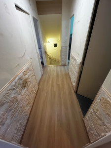 Photo de galerie - Pose de lame pvc, parement et baguette bois