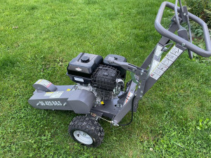 Photo de galerie - Rogneuse à souches