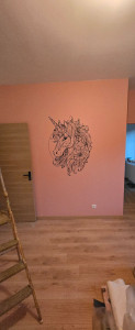 Photo de galerie - Pose adhésifs sur un mur, chambre d'enfant