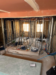 Photo de galerie - Passage  des gaines électriques .travail soigné  et conforme  aux normes.