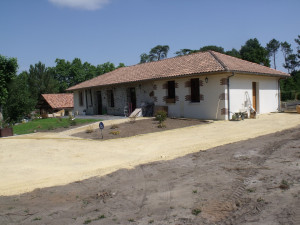Photo de galerie - Reprise en sous oeuvre, mise a nue de pierre apparante et construction des cuisines du restaurant 