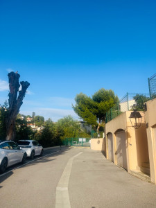 Photo de galerie - Loue Garage (box fermé) GOLFE-JUAN