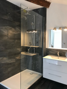 Photo de galerie - Pose de faïence et carrelage sdb complète 