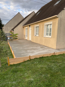 Photo de galerie - Réalisation d’une dalle béton sur le contour de la maison 88m2 au sol