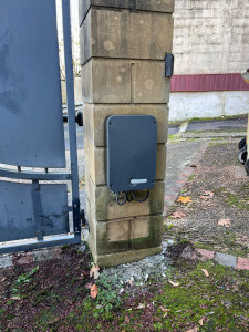 Photo de galerie - Remplacement motorisation portail battant 