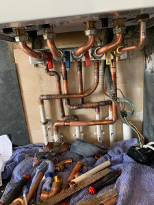 Photo de galerie - Installation d’une chaudière avec modification tuyauterie 