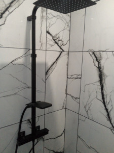 Photo de galerie - Réfection faïences douche effet marbre