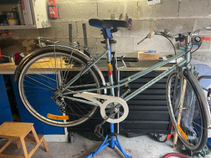 Photo de galerie - Démontage graissage, moyeu arrière Dérouillage des deux roues Netoyage, transmission Remplacement câble, gaine et patins des freins Remplacement Câble et gaine du dérailleur arrière
