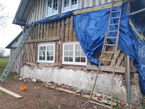 Photo de galerie - Dépose d’une façade en colombage juste la partie basse