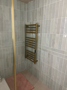 Photo de galerie - Pose carrelage / sèche serviette 