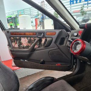 Photo de galerie - Intérieurs de porte tissus et installation 