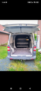 Photo de galerie - Bonjour avec mon transporteur T5 Volkswagen je peux vous livrer très rapidement à la date que vous souhaitez alors n'hésitez surtout pas à me contacter ce soir avec plaisir bien cordialement merci. 
Michel 