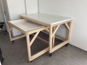 Photo de galerie - Conception et fabrication d'un plan de travail mobile avec évier escamotable intégré pour le traitement d'œuvres littéraires 