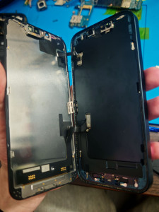 Photo de galerie - Remplacement batterie écran iphone 14