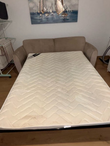 Photo de galerie - Nettoyage complet matelas et canapé lors du nettoyage d’un appartement RB&B