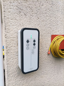 Photo de galerie - Pose d'une borne pour véhicule électrique