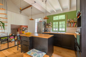 Photo de galerie - Montage et pose des meubles de cuisine + crédence + étagères + suspensions