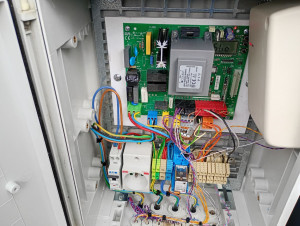 Photo de galerie - Programmation et réparation 

centrale de système de commande 