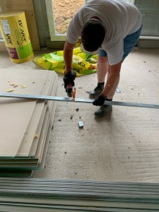 Photo de galerie - Je participe à la construction de ma maison. je n’y connais rien mais j’écoute les conseils et je peux vous seconder