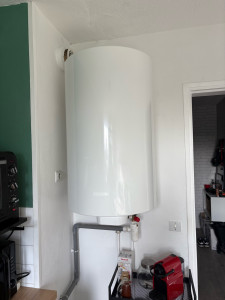 Photo de galerie - Changement ballon 100 Litre + horloge mecanique