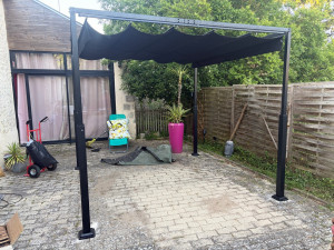 Photo de galerie - Montage d’une pergola à Santilly 