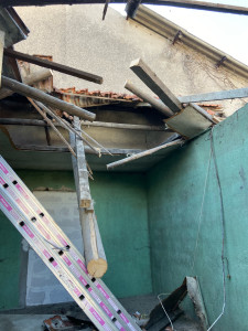 Photo de galerie - Écroulement d’une toiture et reconstruire à neuf charpente plus tuiles