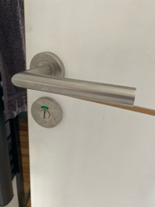 Photo de galerie - Poignée de porte serrure etc….