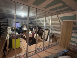 Photo de galerie - Isolation des combles aménageables avec création de 2 chambres sur un espace de 140m2 isolation plâtrerie enduit peinture et le parquet à était fait 