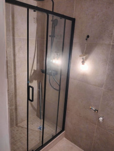 Photo de galerie - Pose de porte de douche 