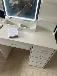 Photo de galerie - Coiffeuse 