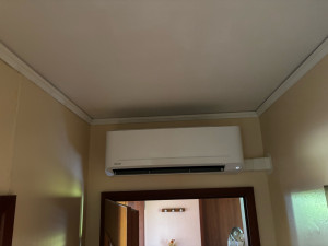 Photo de galerie - Mural TOSHIBA 5kW afin d’irriguer en air frais ou chaud suivant les saison toute une zone nuit!!!