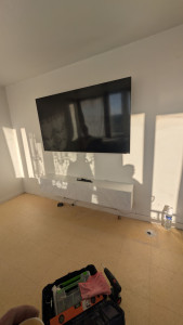 Photo de galerie - Fixation télé et meuble 
