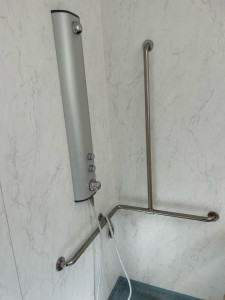 Photo de galerie - Pose Delabie Panneau de douche.