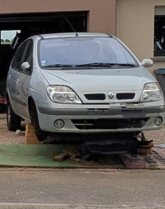 Photo de galerie - Plusieurs types de réparation sur voiture. 
entretien courant, passage à la valise et diagnostic 