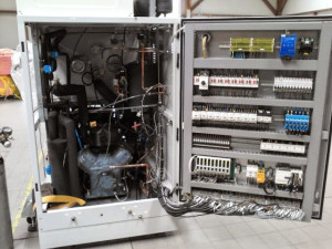 Photo de galerie - Assemblage armoire de puissance et commande 