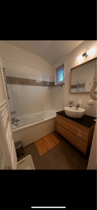 Photo de galerie - Photo avant d’une salle de bain à refaire.