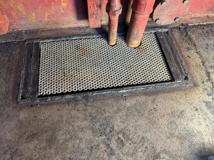 Photo de galerie - Découpage et fabrication d’un nouveau puisard en acier sur péniche 80 m