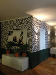 Photo de galerie - Pose de papier peint et peinture