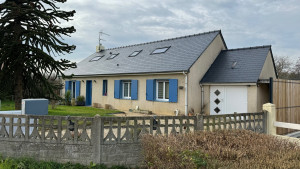 Photo de galerie - Rénovation de toiture en firbo-ciment amianté par procédée hydrofuge coloré.