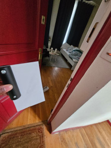 Photo de galerie - Ouverture de porte claqué.  
ouverture à la radio 