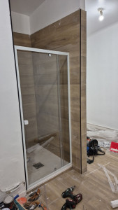 Photo de galerie - Montage de paroi de douche ?. 