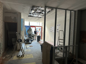 Photo de galerie - Pose de plaques de plâtre (Placo), cloisons, faux plafonds et finitions (enduits). Travail soigné, rapide et de qualité.