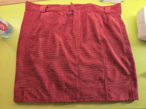 Photo de galerie - Dernière création jupe velours longueur genoux 
projet personnel 