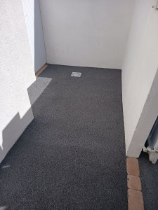 Photo de galerie - Réalisation d'un vernis sur un béton 