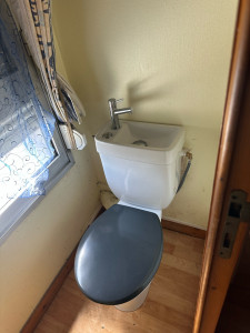 Photo de galerie - Montage de WC lavabo